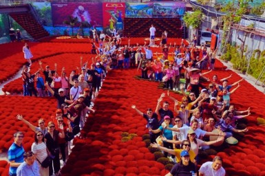 Hanoi Craft Village Day Trip: Chuôn Ngọ, Quang Phu Cau Incense Village & Bat Trang Pottery Village